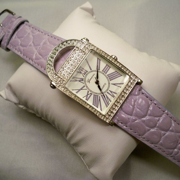 New Genevex Rhinestones Pastel Purple Band Watch - Picture 1 of 7